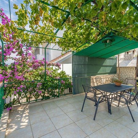 Apartment Bubi Трогир Екстериор снимка