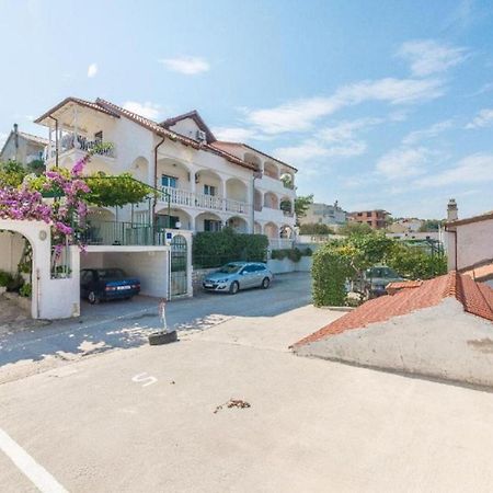 Apartment Bubi Трогир Екстериор снимка