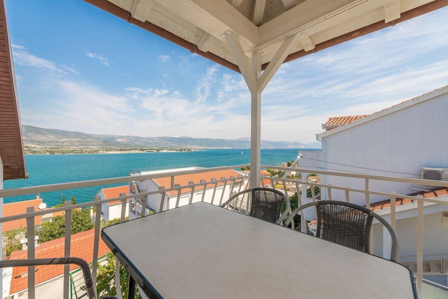 Apartment Bubi Трогир Екстериор снимка