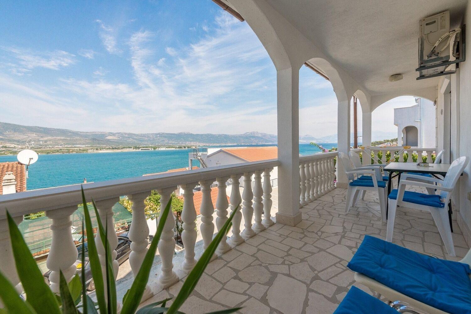 Apartment Bubi Трогир Екстериор снимка