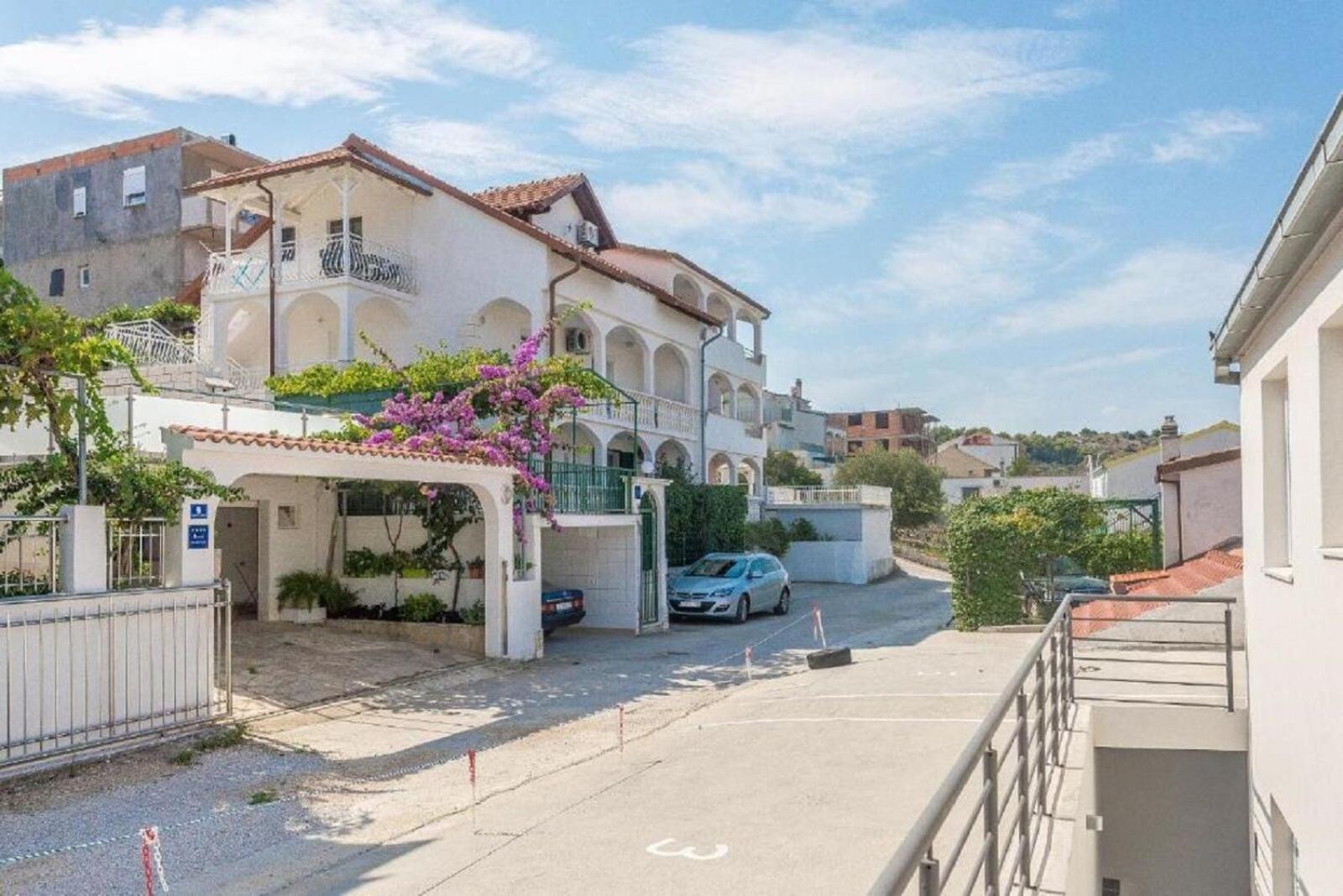 Apartment Bubi Трогир Екстериор снимка